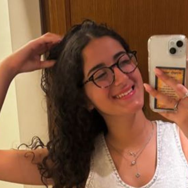 יולי א׳, תלמידה לשעבר
